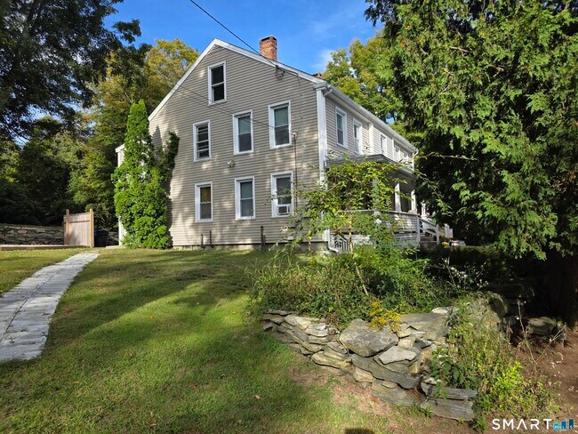 Building Photo - 440 Taylor Hill Rd