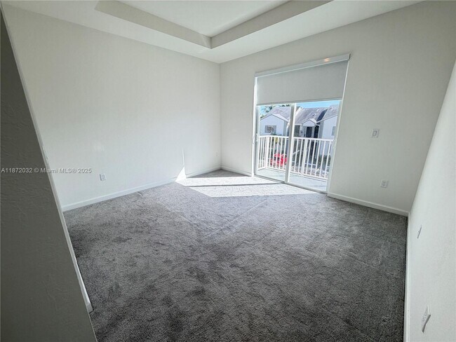 Building Photo - 1355 SE 7th Ter