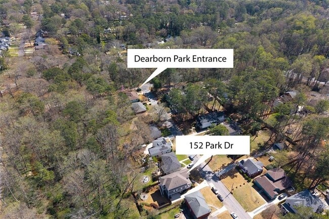Building Photo - 152 Park Dr