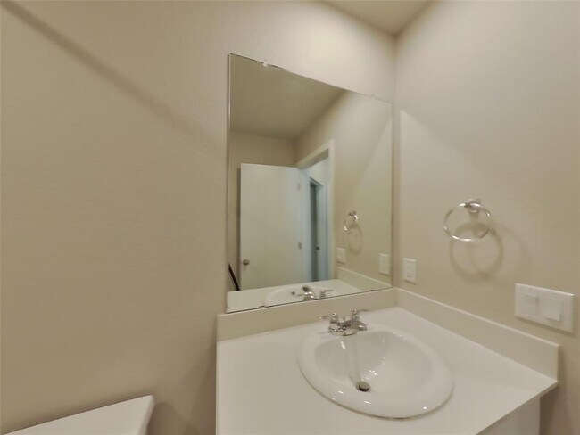 Building Photo - 5300 Saddle Clb Dr