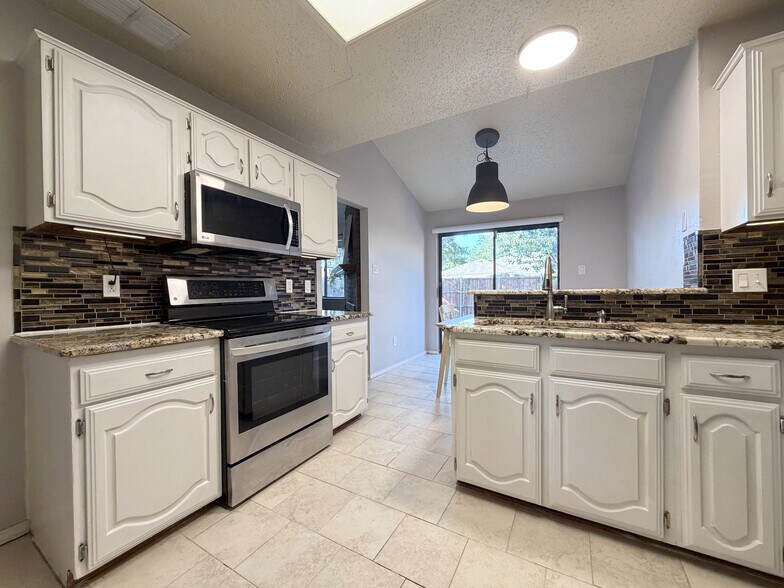 Building Photo - 1717 Sterling Ln