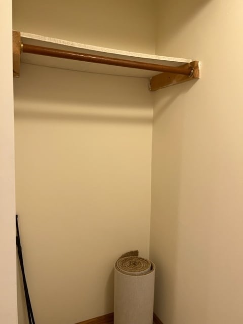 Building Photo - 922 S Grove Ave