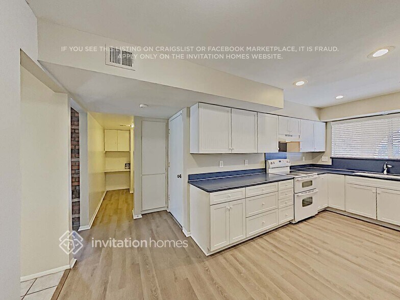 Building Photo - 4206 W Eva St