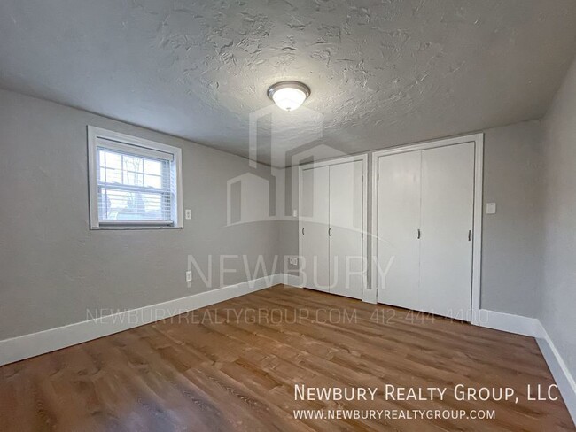 Building Photo - Modern Charm: Cozy 1-Bedroom Apartment wit...