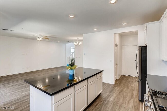 Building Photo - 1285 Jaya Peak Ct.