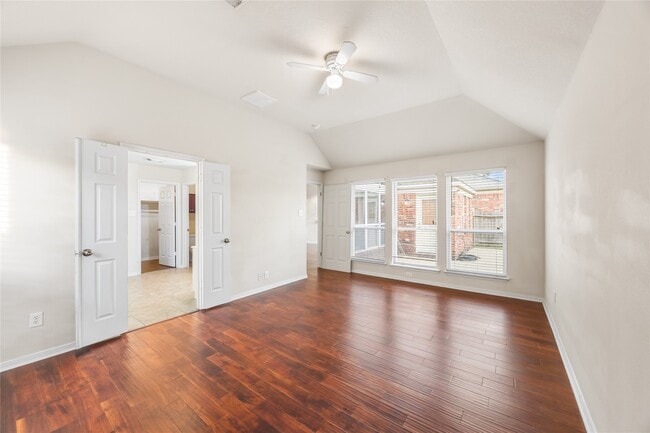 Building Photo - 15410 Redbud Dale Ct