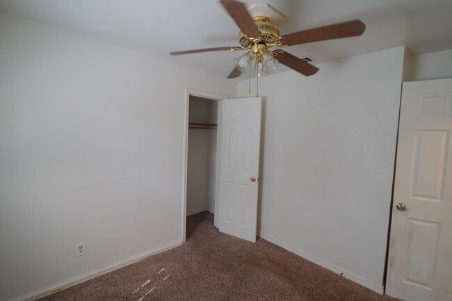 Building Photo - 702 Nassau St