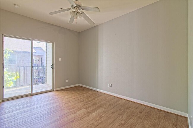 Building Photo - 12166 Metric Blvd