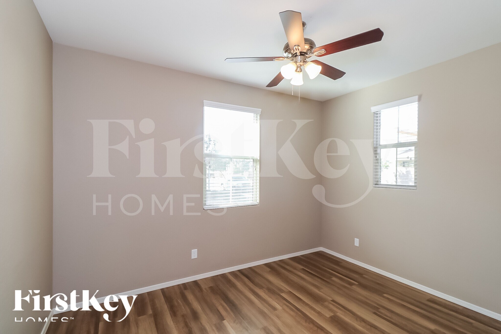 Building Photo - 5115 E Greenway St