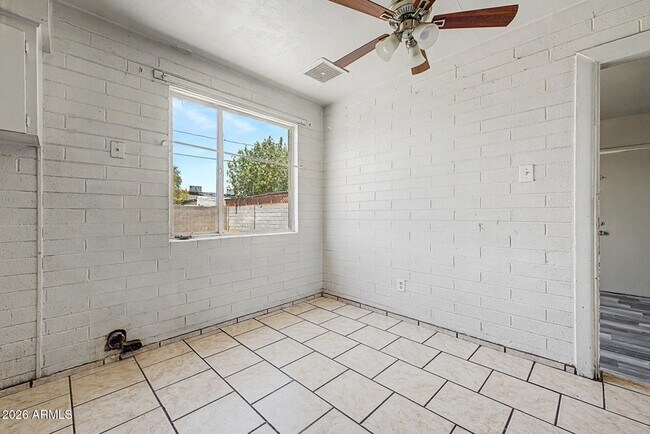 Building Photo - 5828 N 63rd Dr