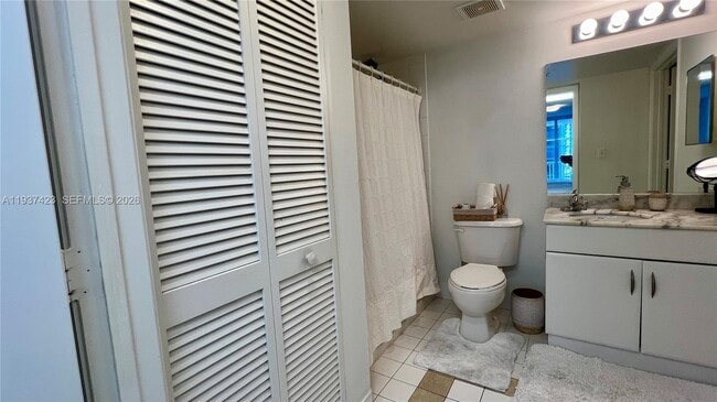 Building Photo - 1200 Brickell Bay Dr