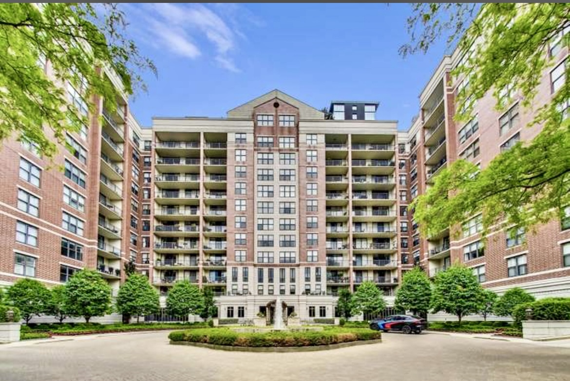 Building Photo - 55 W Delaware Pl