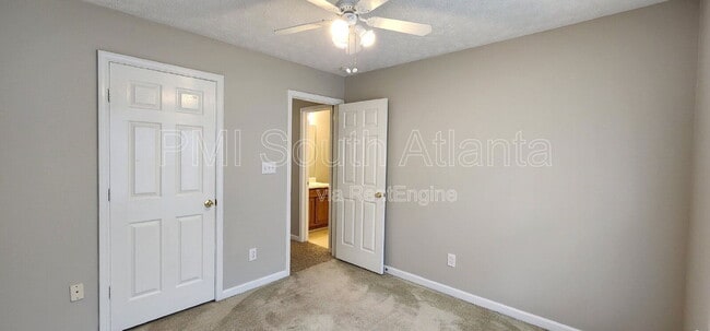 Building Photo - 2330 Burdett Ridge Dr