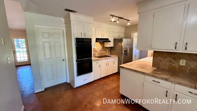 Building Photo - 308 Woodrun Dr