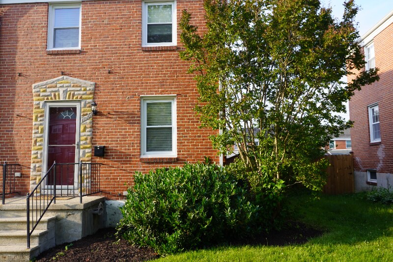 Building Photo - 1710 Weston Ave