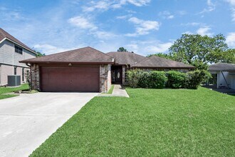 Building Photo - 2406 Duchess Way