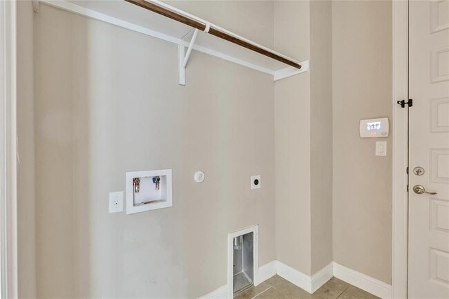 Building Photo - 1805 Grebe Dr