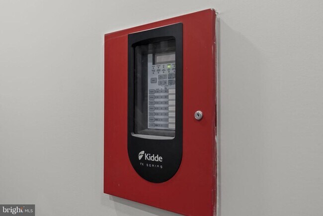 Building Photo - 5237 Chester Ave