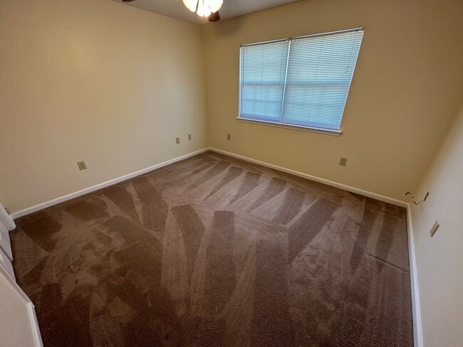 Building Photo - 801 Jessica Ln