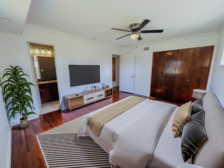 Building Photo - 1420 Central Ave