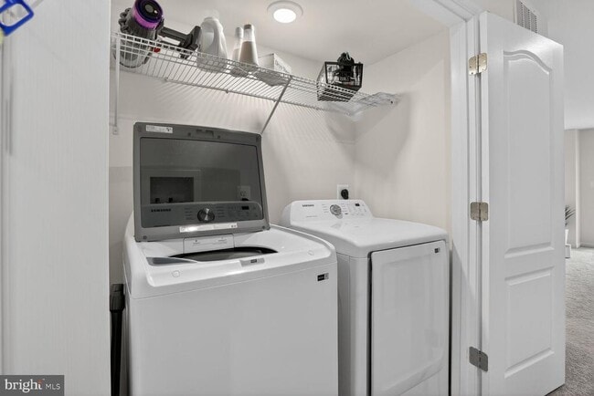 Building Photo - 9427 James MacGowan Ln