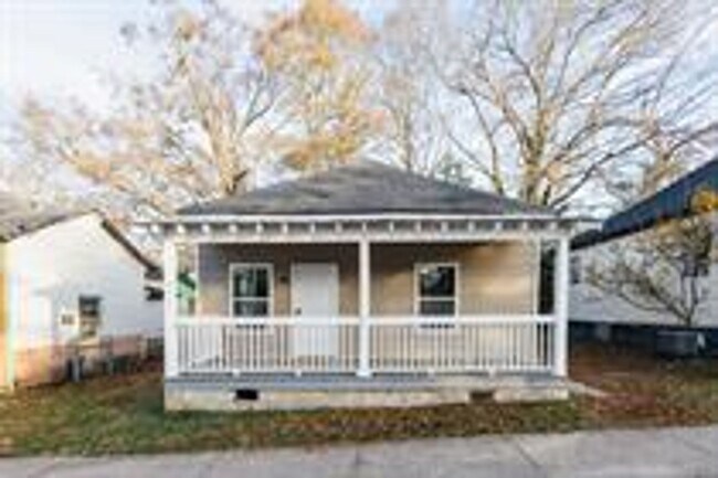 Primary Photo - 211 W Cherry St