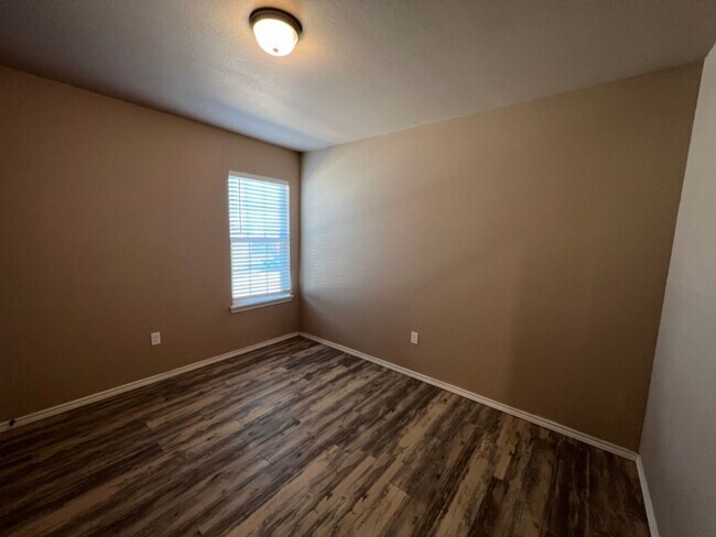 Building Photo - New Beginnings Start At AMRR: 3 BEDROOM IN NORTH LUBBOCK!