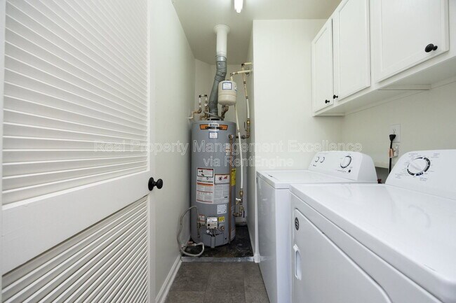 Building Photo - 521 Renshaw Ct
