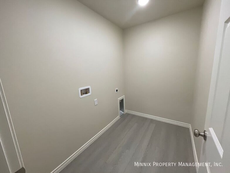 Building Photo - 1349 Bajada St