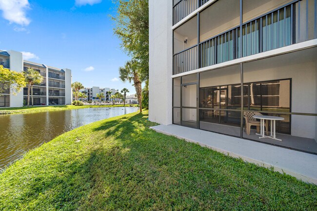 Building Photo - 1605 S US Hwy 1