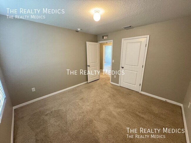 Building Photo - 1018 Ashentree Dr