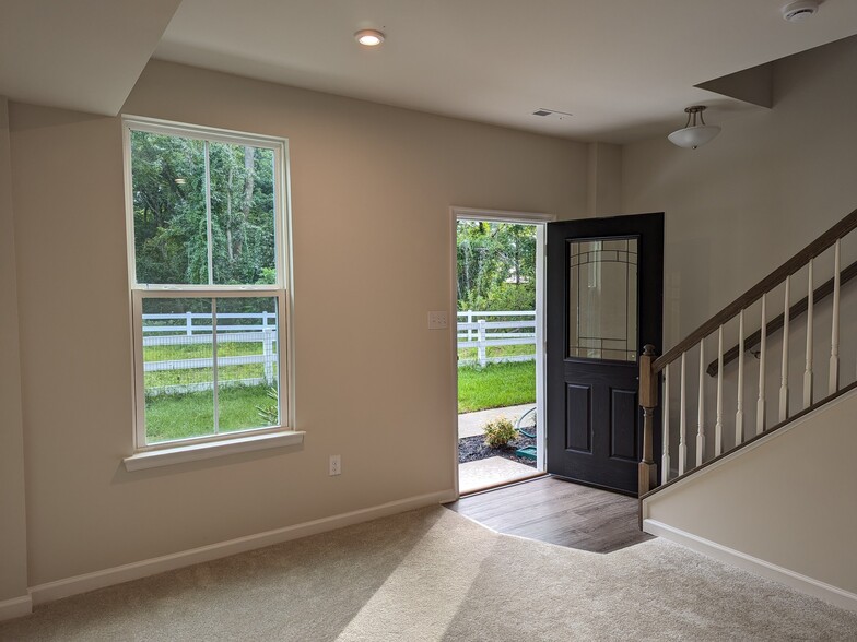 First floor - 48 Sidney Ln