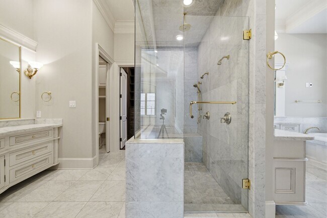 Building Photo - 5339 Tilbury Dr