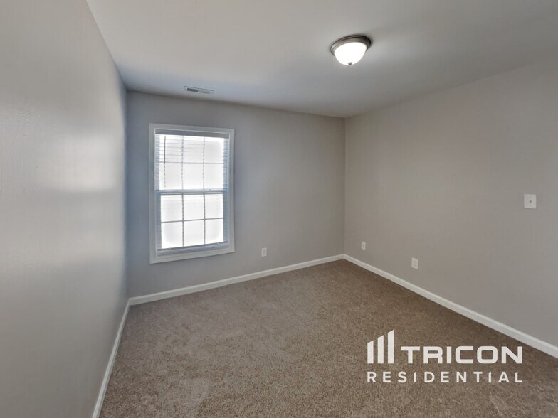 Building Photo - 1224 Sweetgrass St