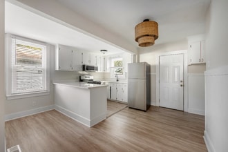 Building Photo - 2755 E Surrey Dr