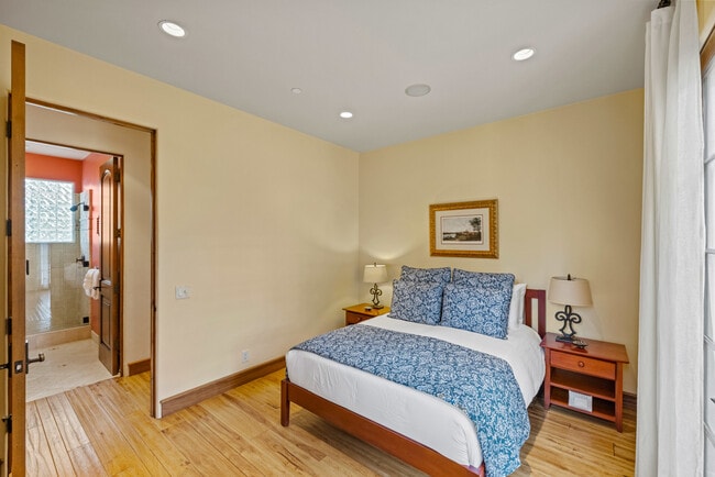 Building Photo - 3317 Taylor Rd