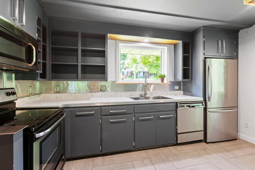 Building Photo - 68 Wilshire Dr