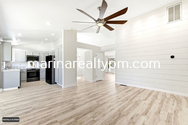 Building Photo - Home Sweet home-Beautiful remolded 3 bedroom 2 bathroom