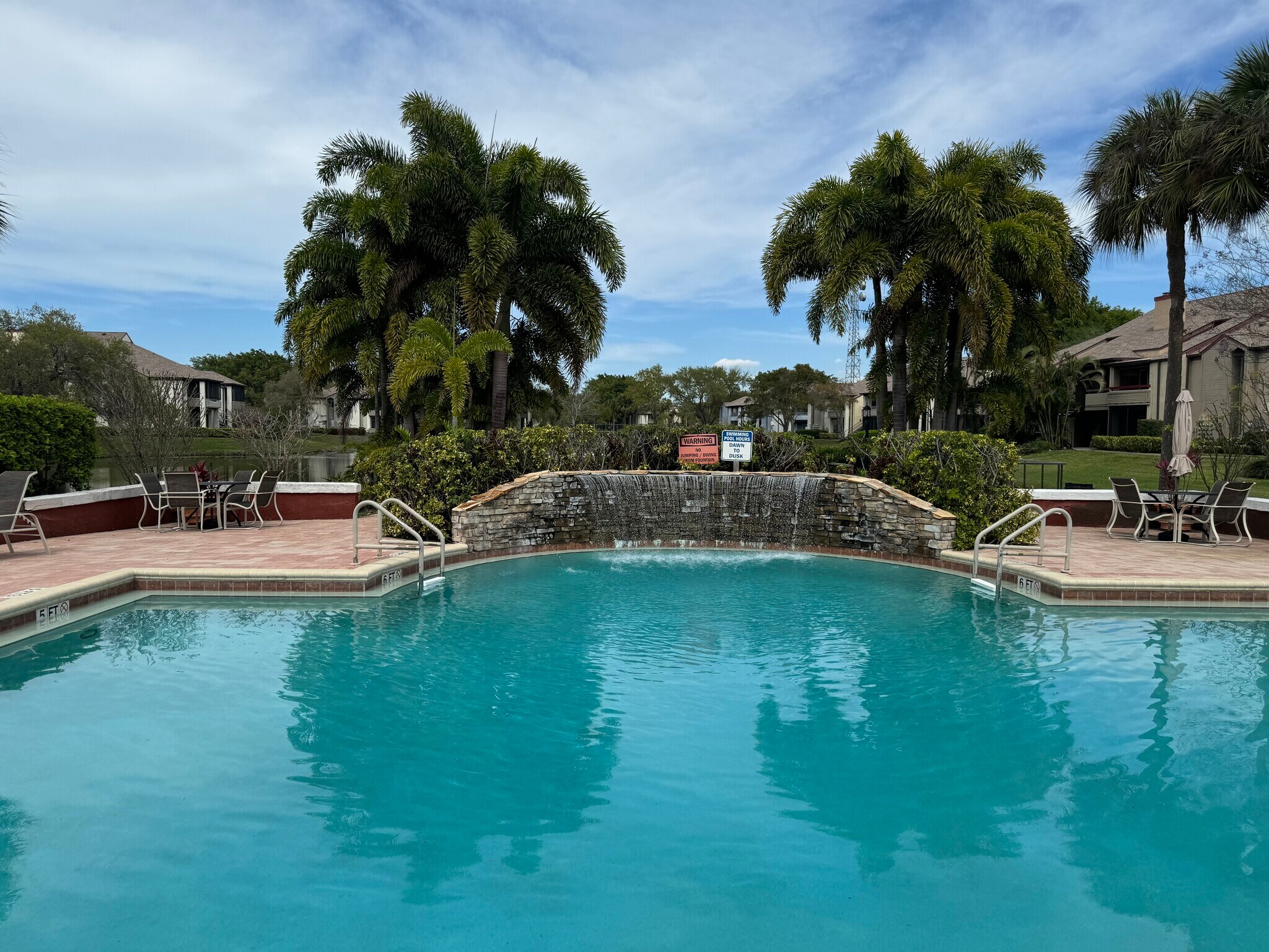 Building Photo - 10263 Gandy Blvd N