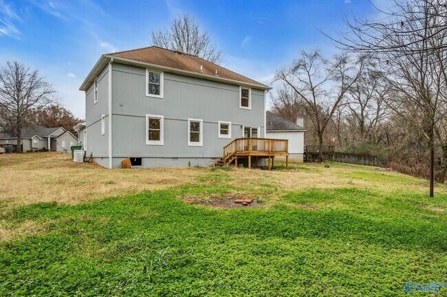 Building Photo - 213 Rebecca Pines Dr