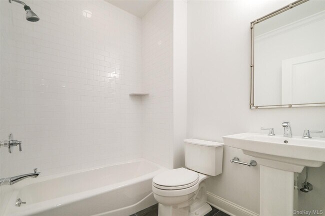 Building Photo - 23 Cedar Pl