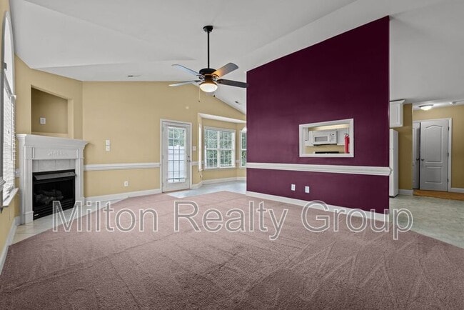 Building Photo - 173 Ariel St