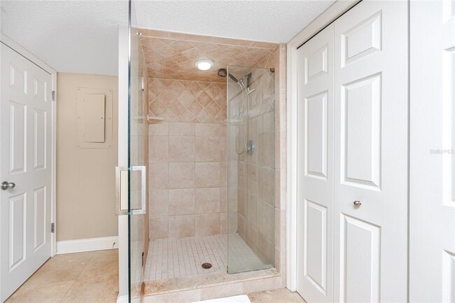Building Photo - 736 Island Way