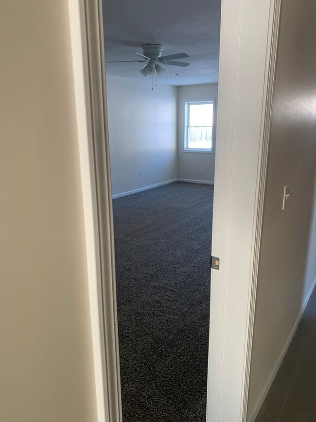 Building Photo - New Large 2-bedroom Guilford Lake