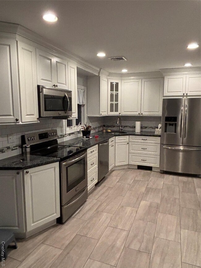 Building Photo - 2090 Beech St