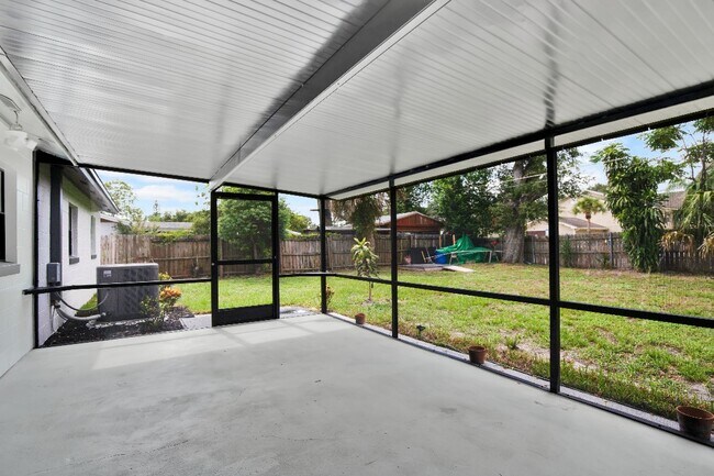 Building Photo - 2181 Linden Rd