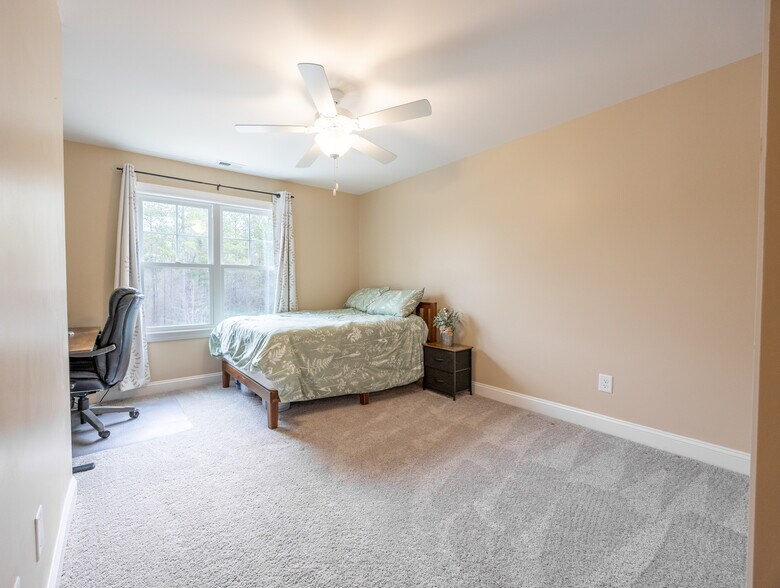 Building Photo - 328 Peeler Cir