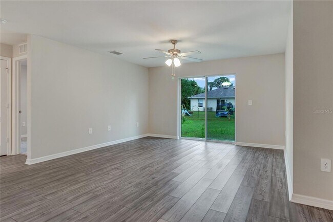 Building Photo - 4127 Snowdrop St