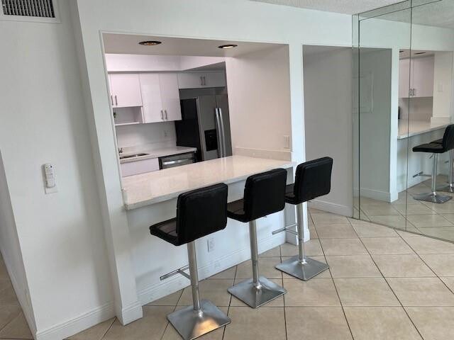 Building Photo - 9440 Live Oak Pl