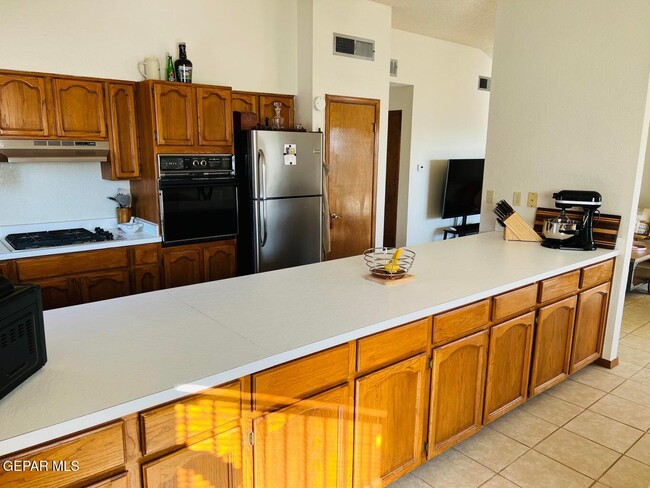 Building Photo - 6801 Ridgley Way
